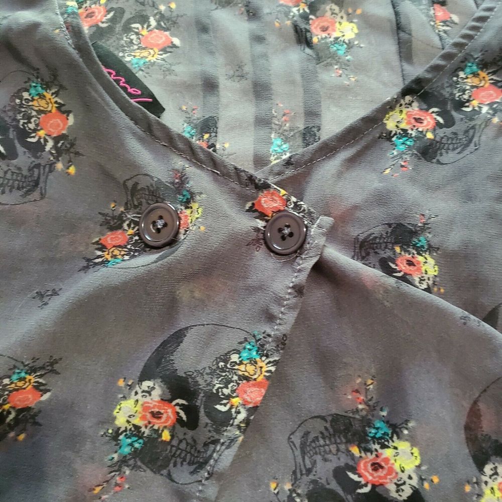 Torrid Black Floral Sheer Button Back Blouse - Picture 6 of 8